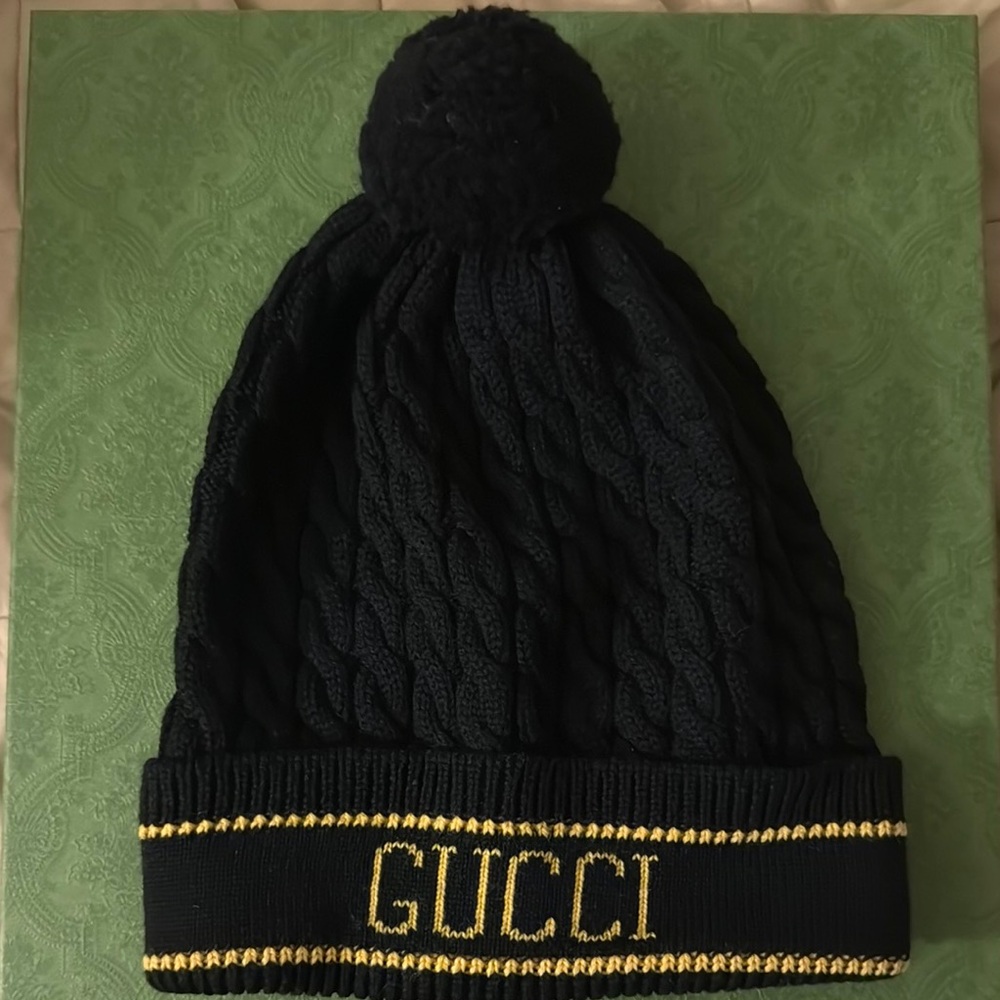 Gucci Black Knit Beanie with Pom